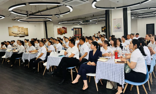 “食”刻守護(hù)，安全相伴！華逸府食品安全及營養(yǎng)健康知識專項培訓(xùn)